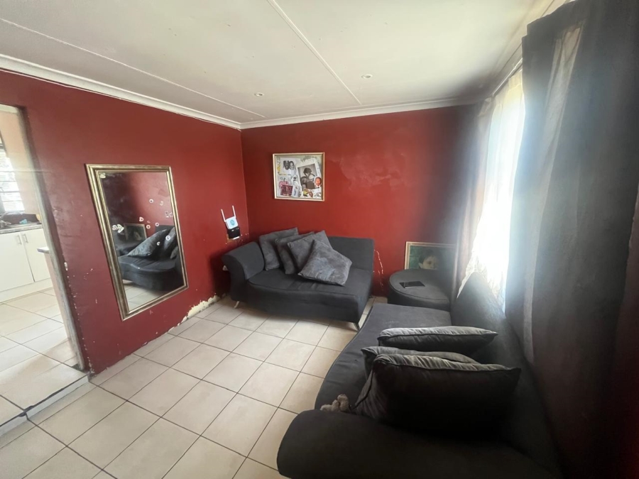2 Bedroom Property for Sale in Kwazakhele Eastern Cape